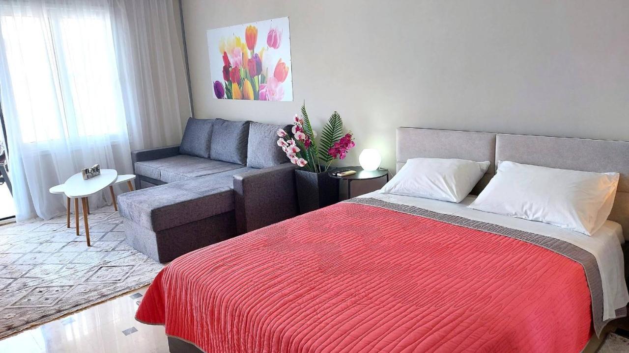 Vista Mare Beachfront Apartment. Apartment Saronida