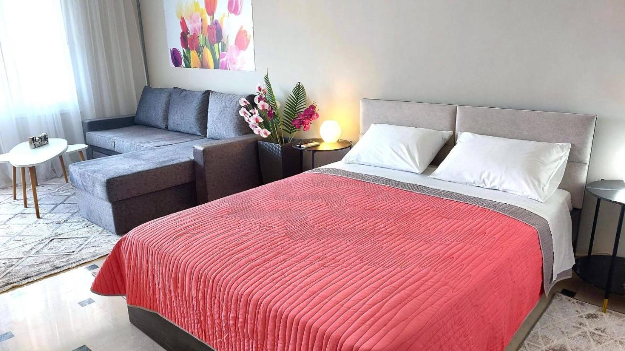 Vista Mare Beachfront Apartment. Saronida
