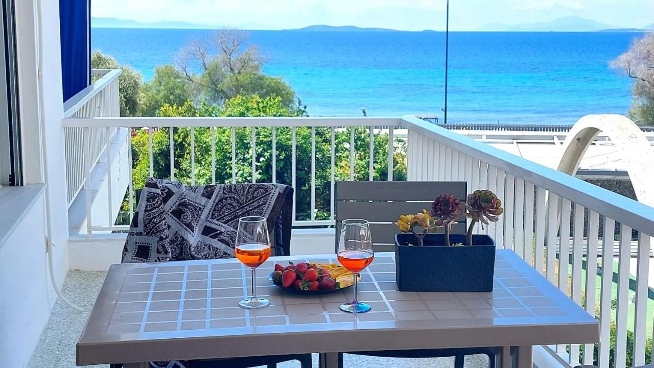 Apartment Vista Mare Beachfront Apartment. Saronida